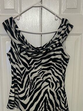 White House Black Market White and Black Logo Trim Shell